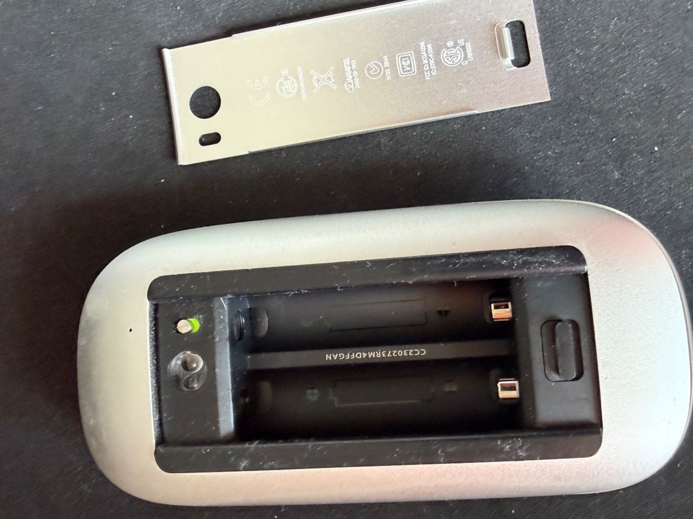 Apple Mouse: Apple Mouse, Computer Maus mit Batteriefach, kabellos – Usato da Egg b. Zürich venduto da Mogli93 1