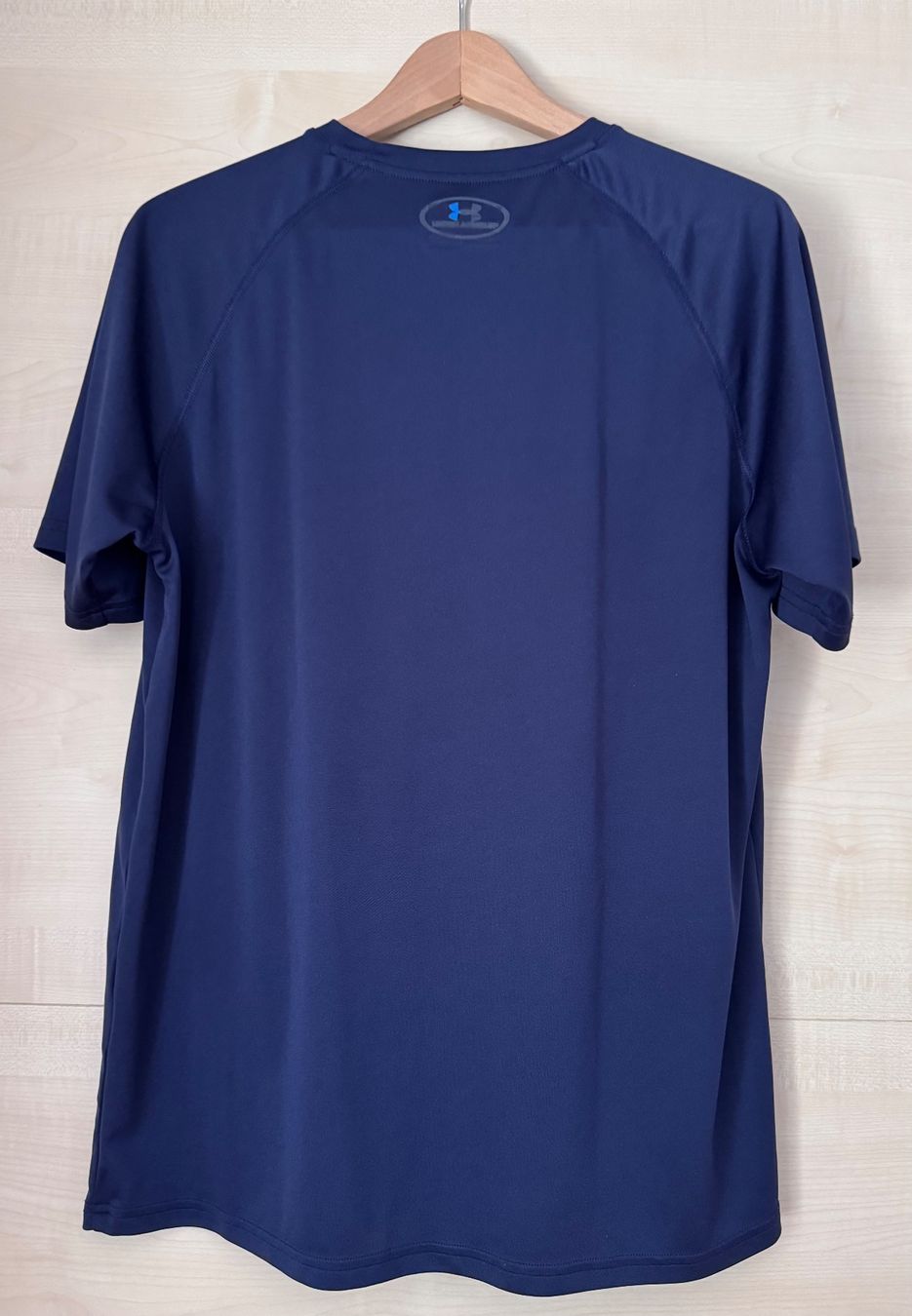 Under Armour T-Shirts: Under Armour Shirt, blau, Grösse M – Gebraucht aus Thun von Dvddealer 1