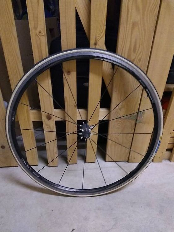 Shimano Pneus & Roues: 28 Zoll Vorderrad Ryde Fahrrad – D'occasion à Langnau i. E. par Li20