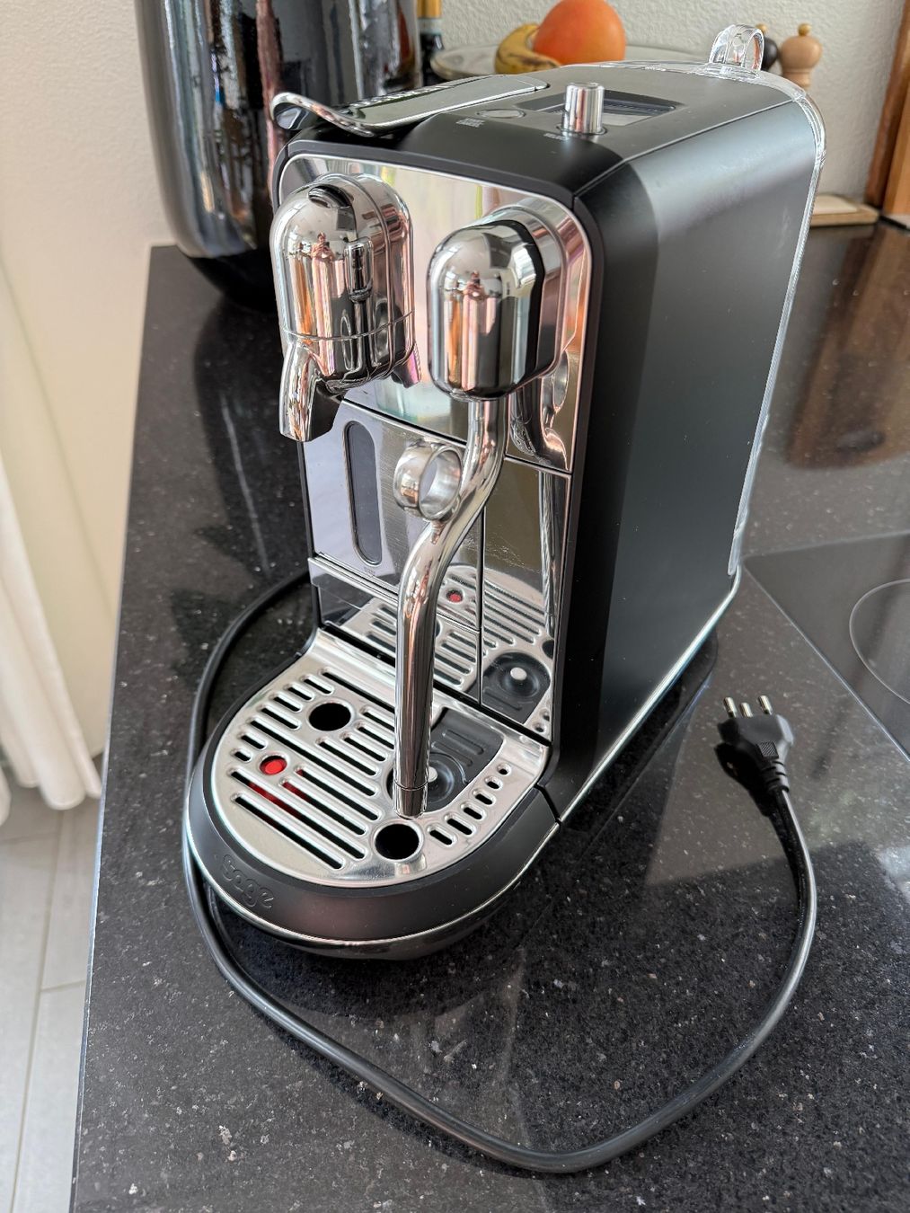 Nespresso Machines à café & Machines à expresso: Nesspresso Creatista Plus Kaffemaschine – D'occasion à Winterthur par tim_cl8x