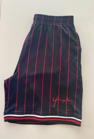 Yangster Coole, gestreifte Shorts Grösse 12 - 146/152cm