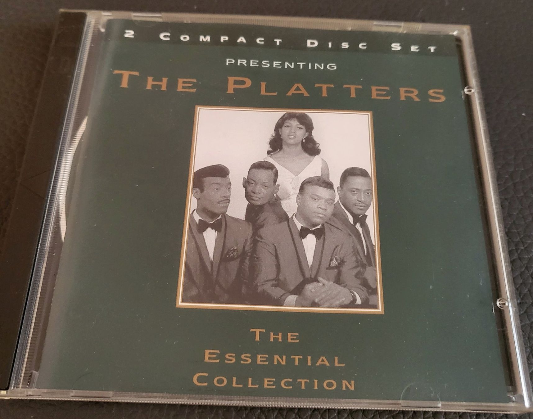 CDs: Presenting The Platters & The Drifters ( 2 CD Essential coll – Gebraucht aus Neuchâtel von wikit