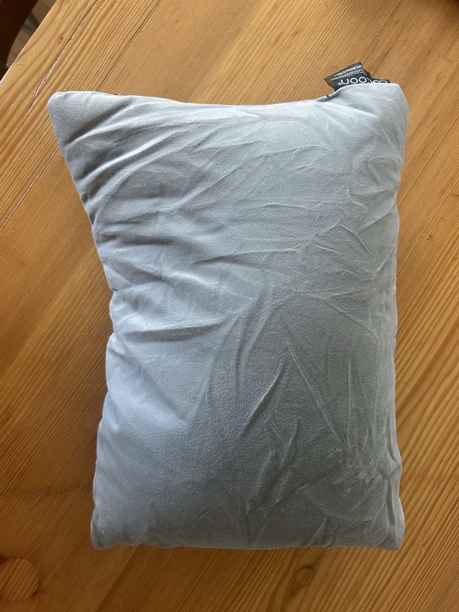 Cocoon Kissen: Cocoon Travel Pillow Size S – Neu (gemäss Beschreibung) aus Zürich von ismael.sch 1