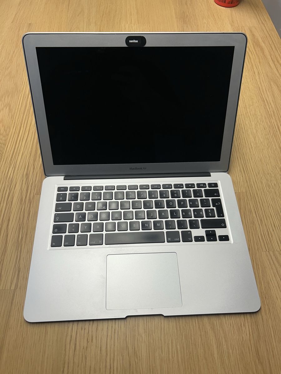 Apple Notebook: MacBook Air 13" (2015)  – Usato da Gland venduto da Helderap