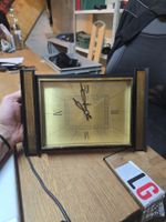 Alte Quartz Wanduhr (V)