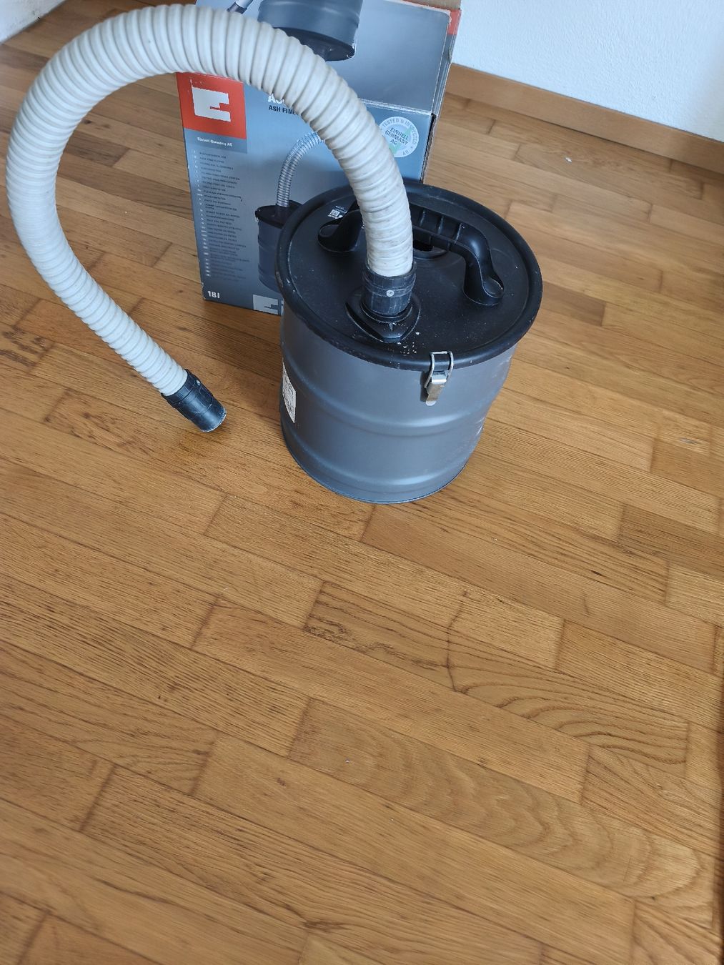 Einhell Sonstiges für Haushalt & Wohnen: Einhell Aschefeinfilter 18 Liter / Aschesauger  – Gebraucht aus kriens von bud_9pks 1