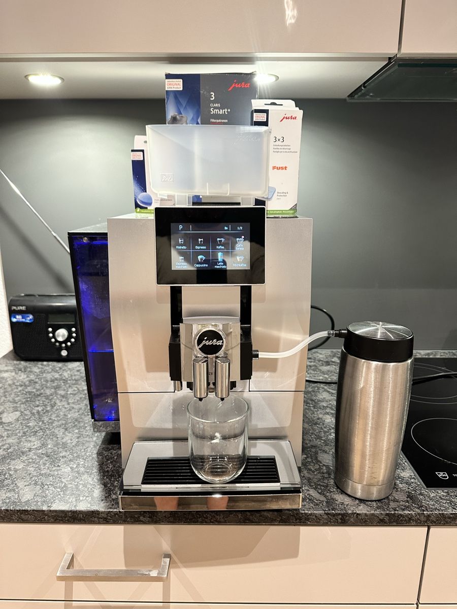 Jura Kaffeemaschinen & Espressomaschinen: Jura Z8 Neuwertig – Gebraucht aus Bern von AliceHo