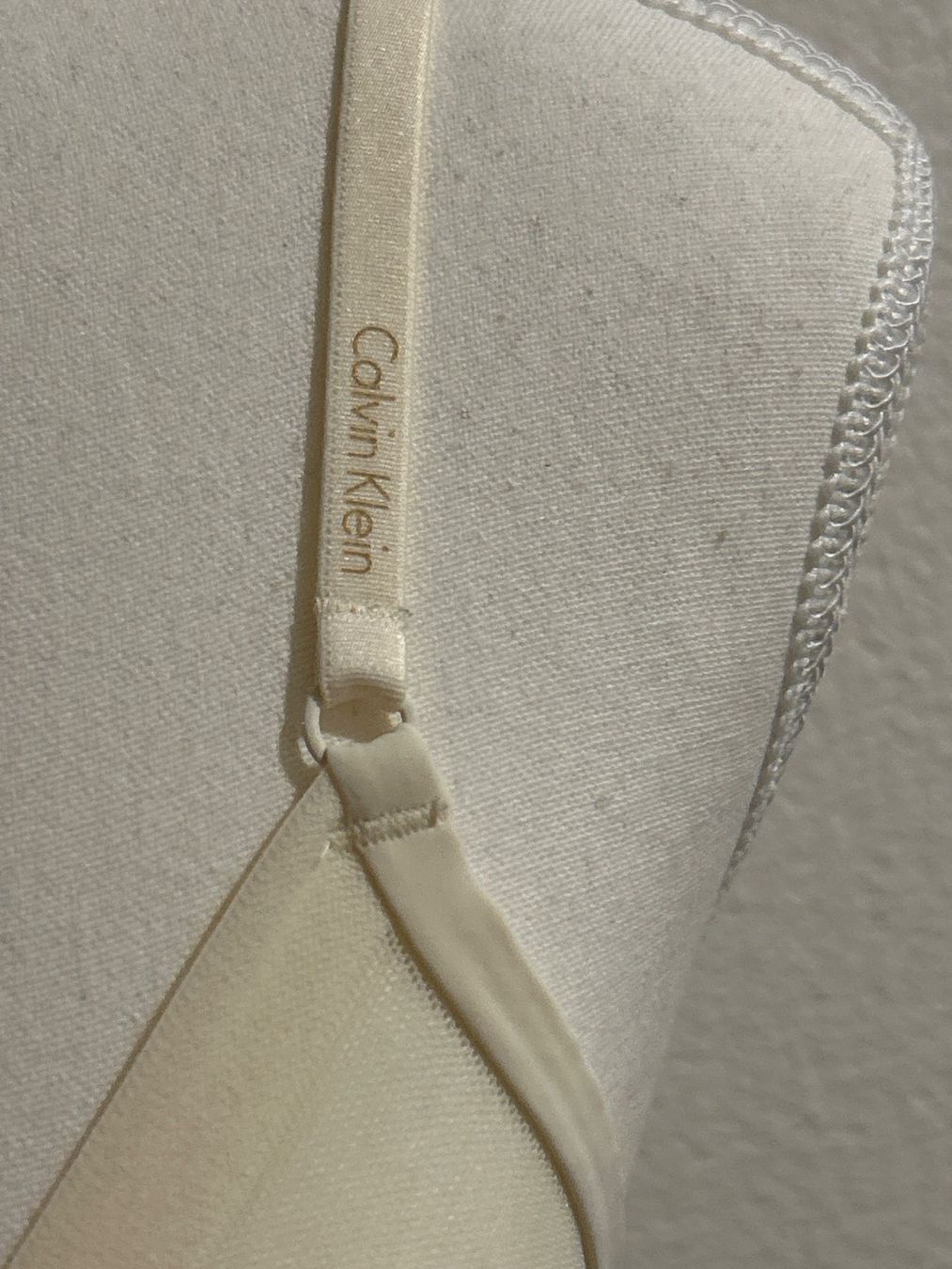 Calvin Klein Altra biancheria intima: Calvin Klein Dessous Set Creme Gr. 75 B / M – Usato da Brunnen venduto da Nala2929 2
