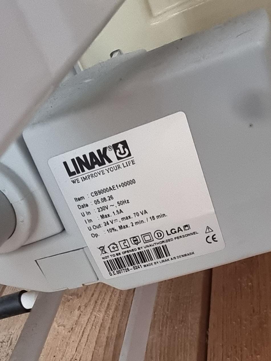 Dispositivi per massaggi: Table de massage électrique professionnelle LINAK CB9000AE1+ – Usato da Arbaz venduto da Sberclaz01 2