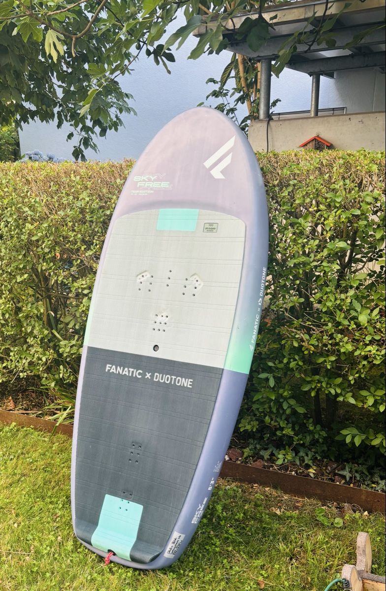 Duotone Surfboards & Schwimmbrette: Wing Foil Brett Duotone Skyfree – Gebraucht aus Luzern von Fige770 2