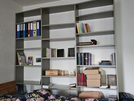 Hochwertiges Bücherregal von Möbel Pfister