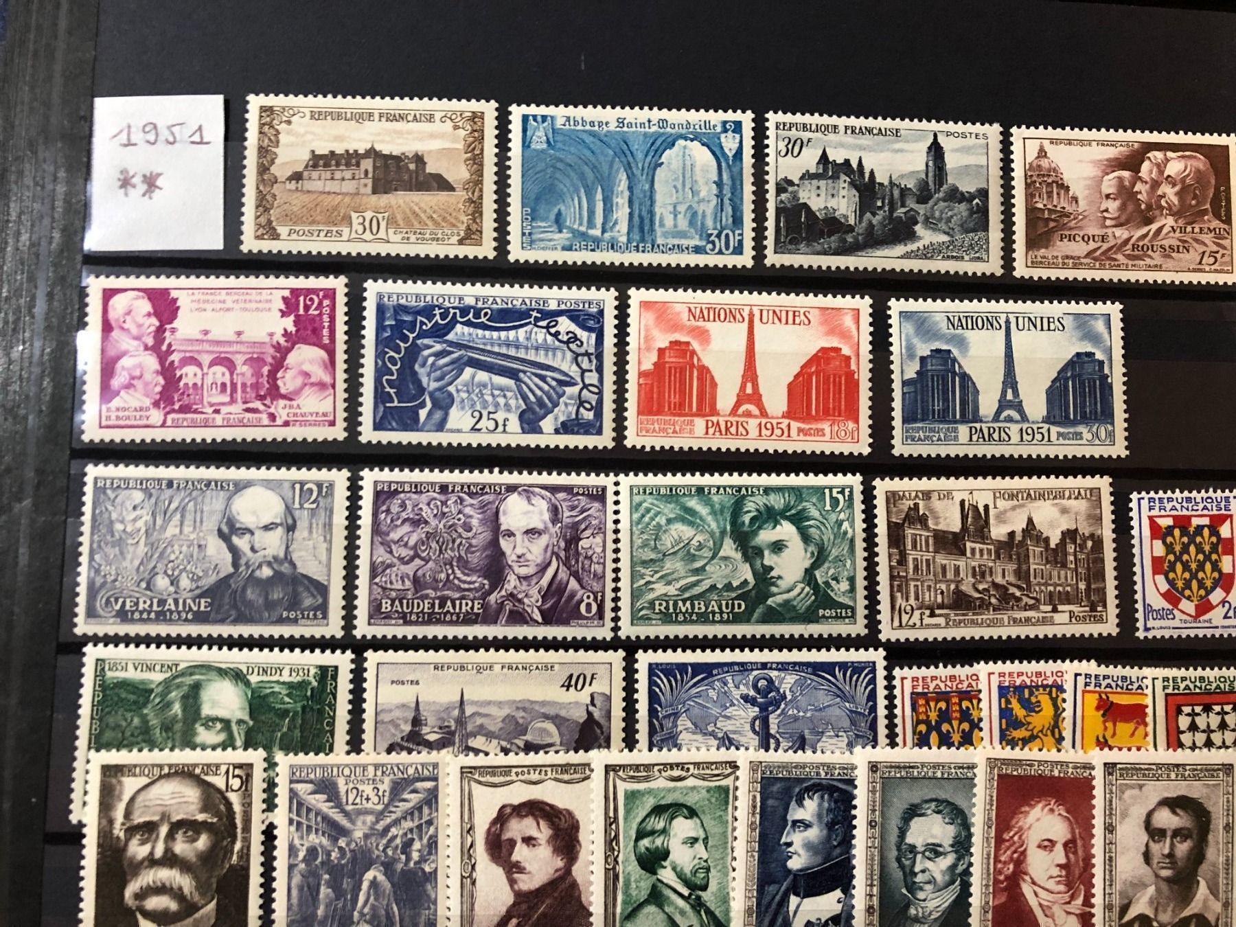 Tutti i francobolli: () Année complète 1951 Neufs* – Nuovo e nell'imballaggio originale da Lausanne venduto da ffhoud 1