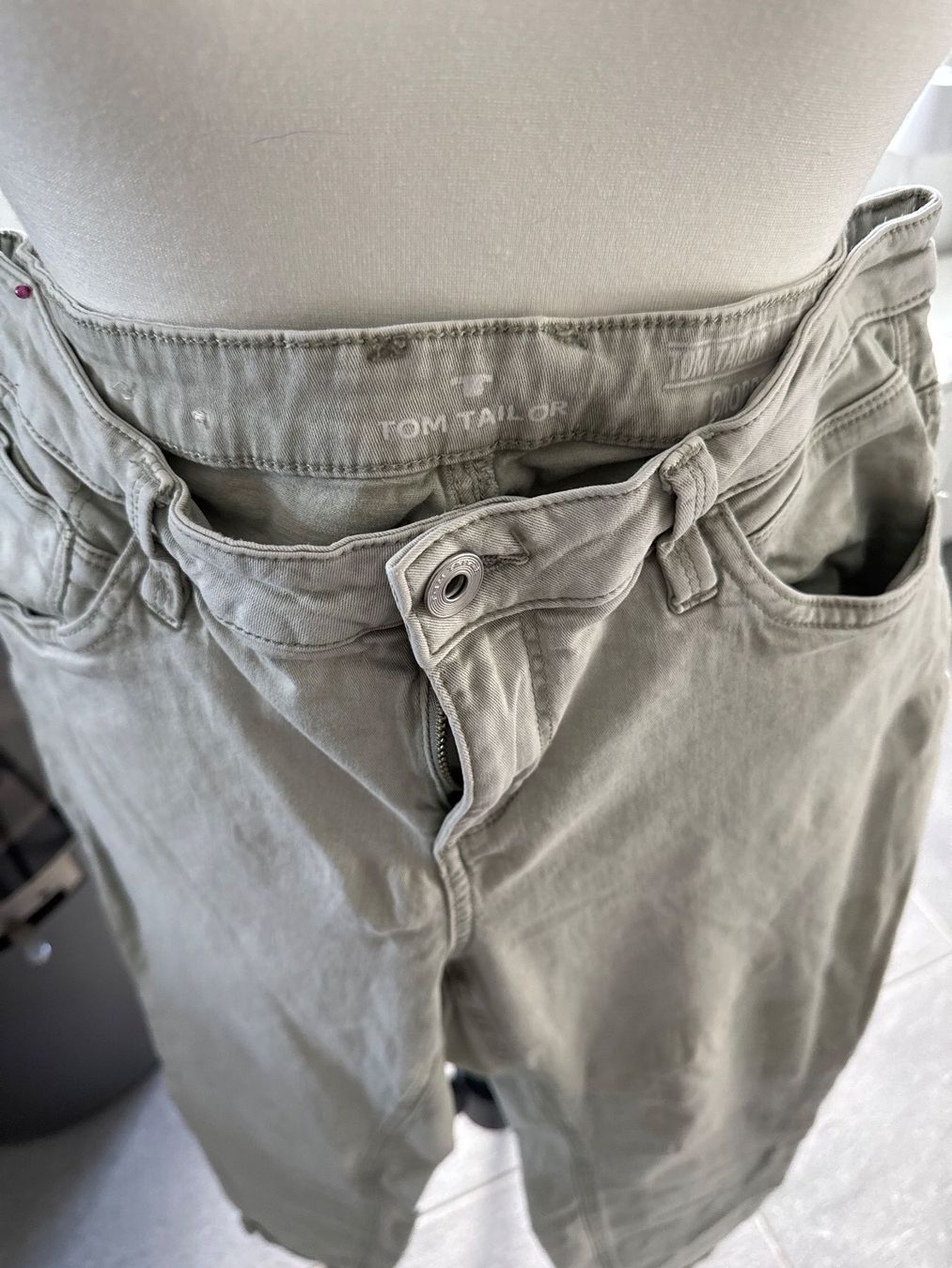 Tom Tailor Jeans: Tom Tailor Cropped Jeans Damen Gr. 31 beige hell – Usato da Niederscherli venduto da Doene0 1