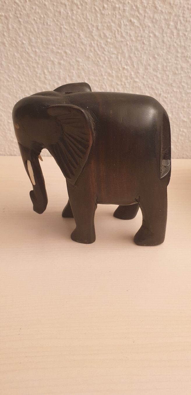 Figurines: Eléphants en bois – D'occasion à St-Sulpice VD par jpw_6xc8 2