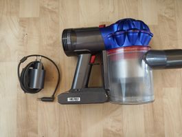 Dyson V8