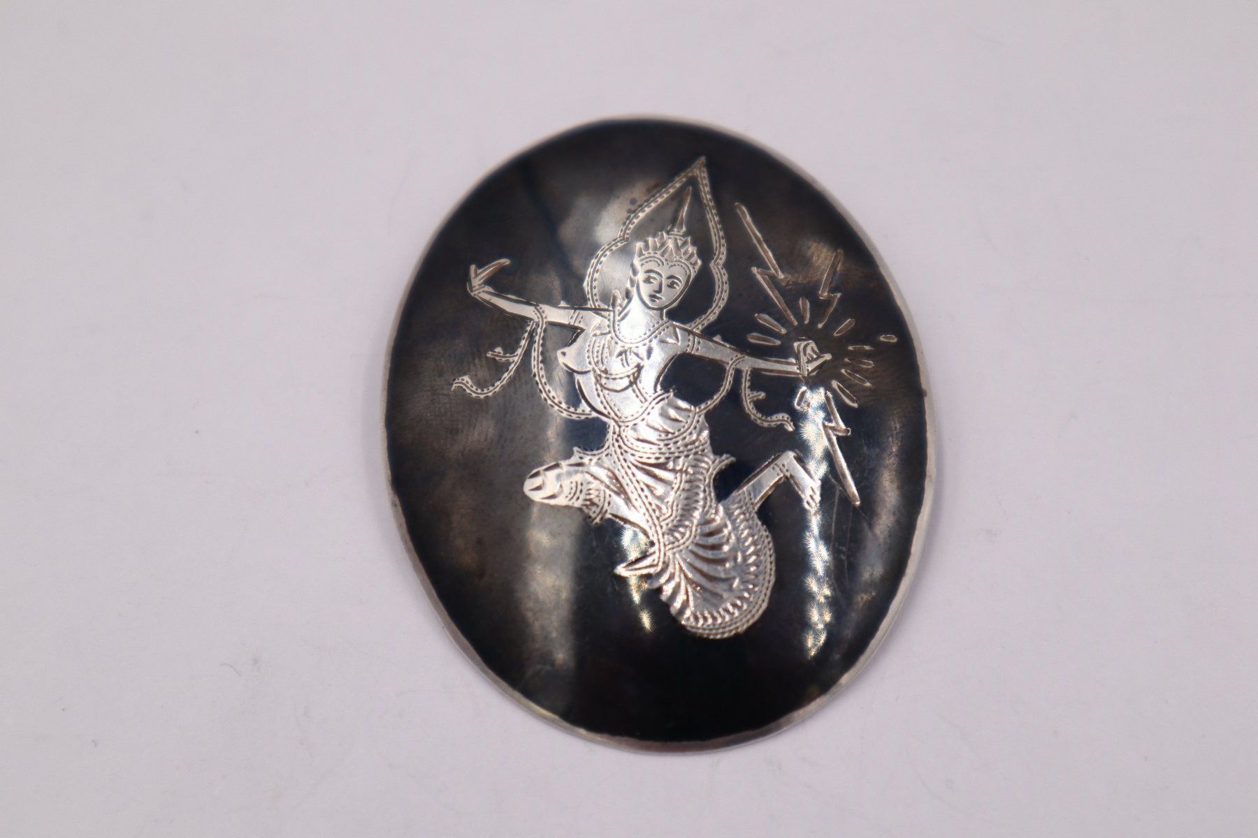 Spille & Fermagli: Grosse Siam Sterling Silber Brosche Thai Vintage – Usato da Baden venduto da TellsKuchenhaus