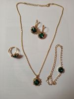 Schmuckset Goldfarbe mit Smaragdgrünen Steinen NEU