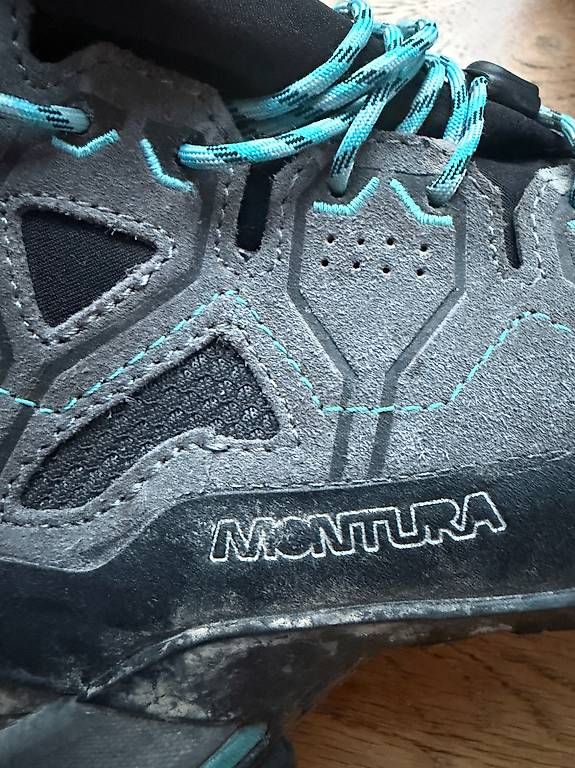 Scarpe da donna: Wanderschuhe 40,5 MONTURA – Usato da Schindellegi venduto da Poshanna 1