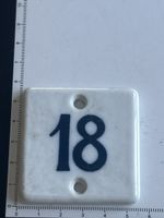 Hausnummer 18 Keramik weiss Marke 1783 (S14)
