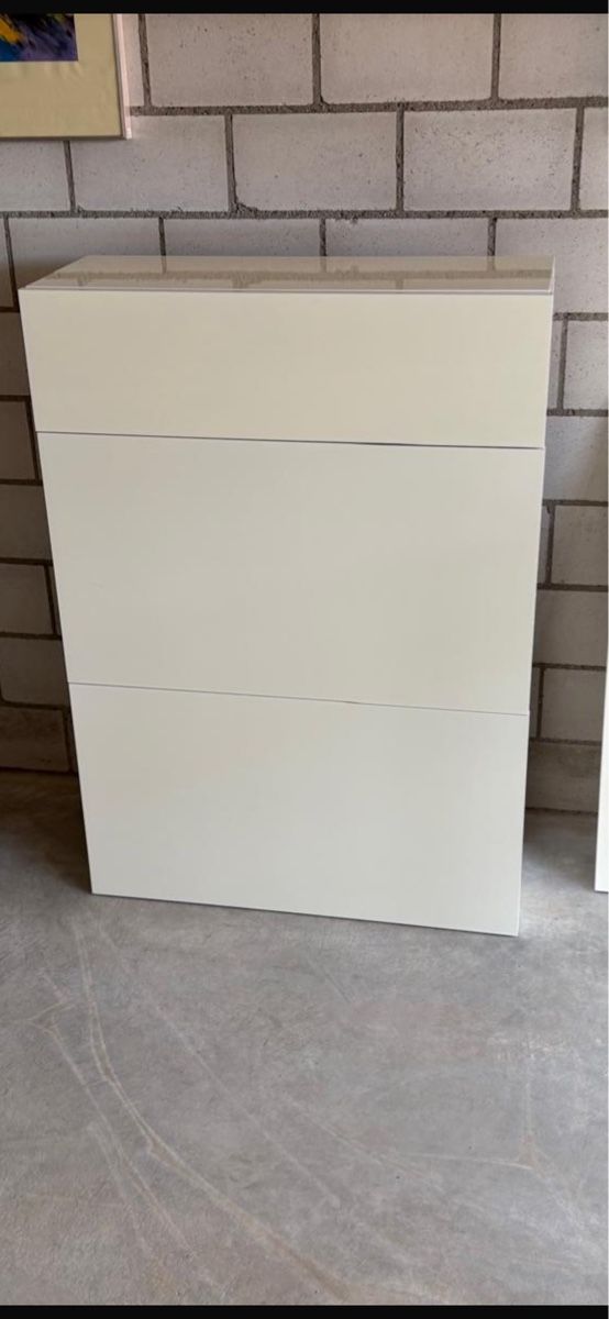 Cassettiere: Weisser Schuhschrank mit Schublade – Usato da Greifensee venduto da andrin22_