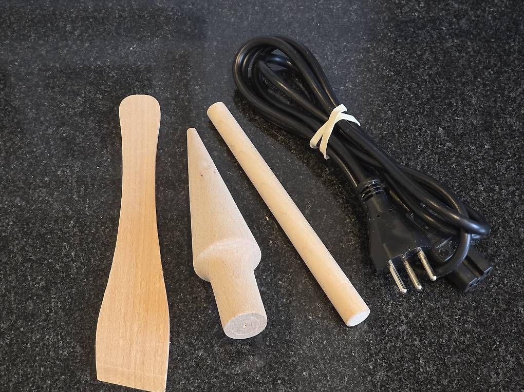 Jura Elettrodomestici da cucina: Brezeleisen Jura Typ 142 B2 – Usato da Muri b. Bern venduto da Elviz13 2