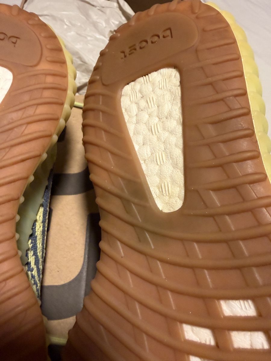 Adidas Scarpe da donna: Yeezy 350 V2  – Usato da Amriswil venduto da diegofend 4
