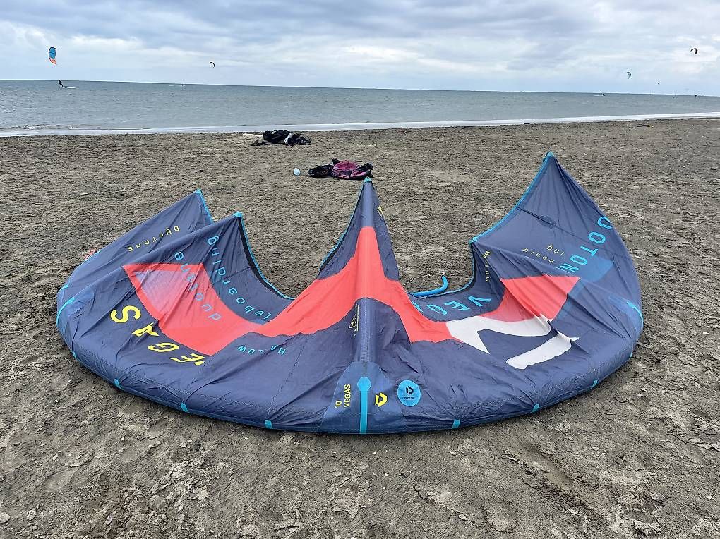 Kite: Duotone Kite 10qm – Gebraucht aus Bäretswil von Nicole.05
