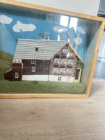 Altes Schweizer Holzhaus Chalet im Glaskasten. Sammlerstück!