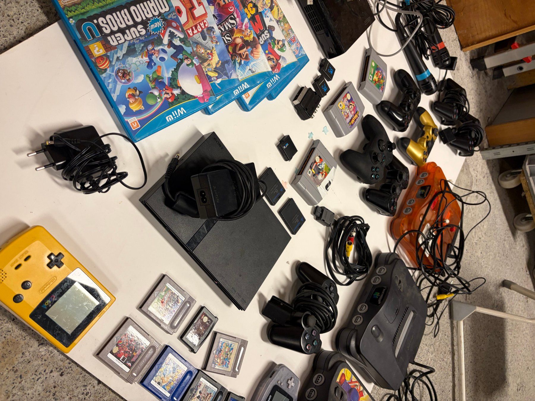 Nintendo Konsolen: Retro Gaming Sammlung – N64, PS2, Wii U, GameBoy, Controller – Gebraucht aus Zürich von Hugetobler03 4