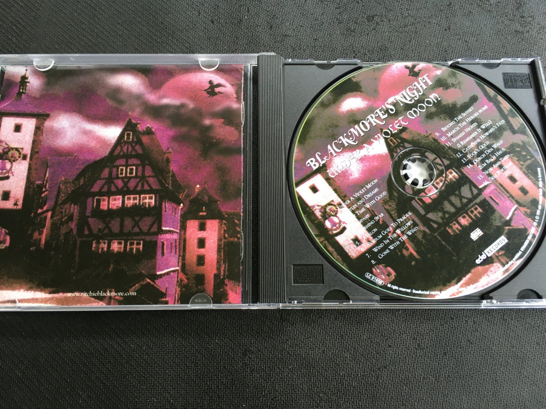 CD: Blackmore's Night - Under A violet moon -CD- – Usato da St.Gallen venduto da MedienJoe 1