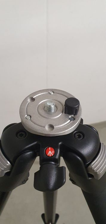 Manfrotto Treppiedi & Teste: Manfrotto MA 055CLB Classic Tripod black Aluminium – Nuovo e nell'imballaggio originale da Chur venduto da luckymike71 3