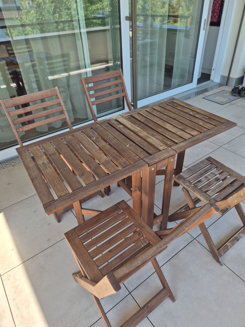 Ikea Tischset: IKEA ÄPPLARÖ Gartentisch mit 4 Klappstühlen – Gebraucht aus Grosswangen von MelFas