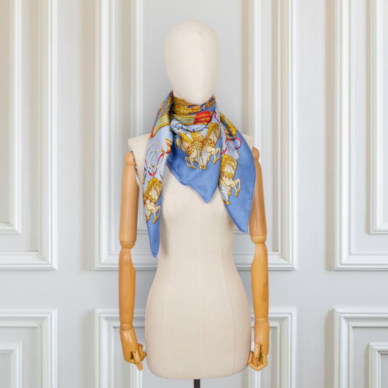 Hermès Foulard & Sciarpe: Hermès Carré "Lunapark" blau – Usato da Binningen venduto da Designerlabels 3