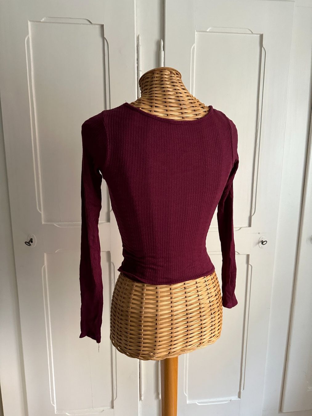 T-shirts: Langarmshirt aubergine "Blessed" XS – D'occasion à Zürich par Diazaio 2