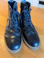 Schwarze glänzende Stiefel, Gr. 39 - wie Doc Martens-Boots