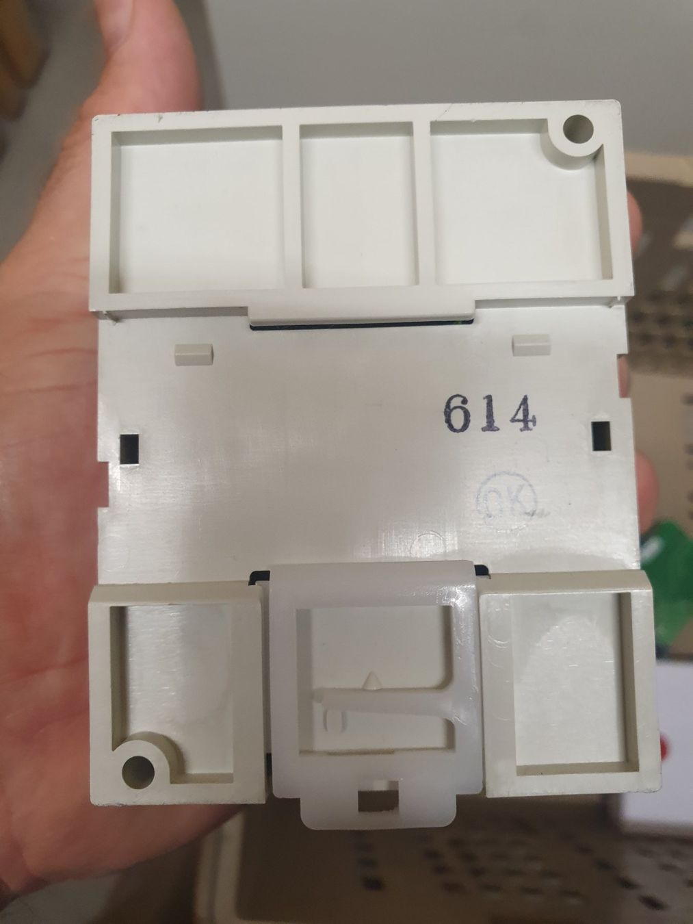 ABB Componenti elettronici: Mitsubishi Alpha 2 Logikmodul, 6 Eing. Relais Prozessmodul – Usato da Zürich venduto da eymen20 2