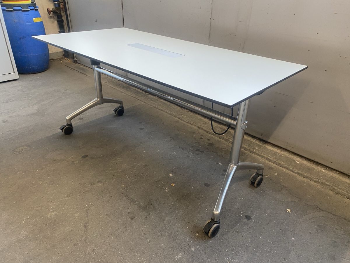 Tische: Zemp Klapptisch ab 1.- – Gebraucht aus Wabern von HK-Design 1