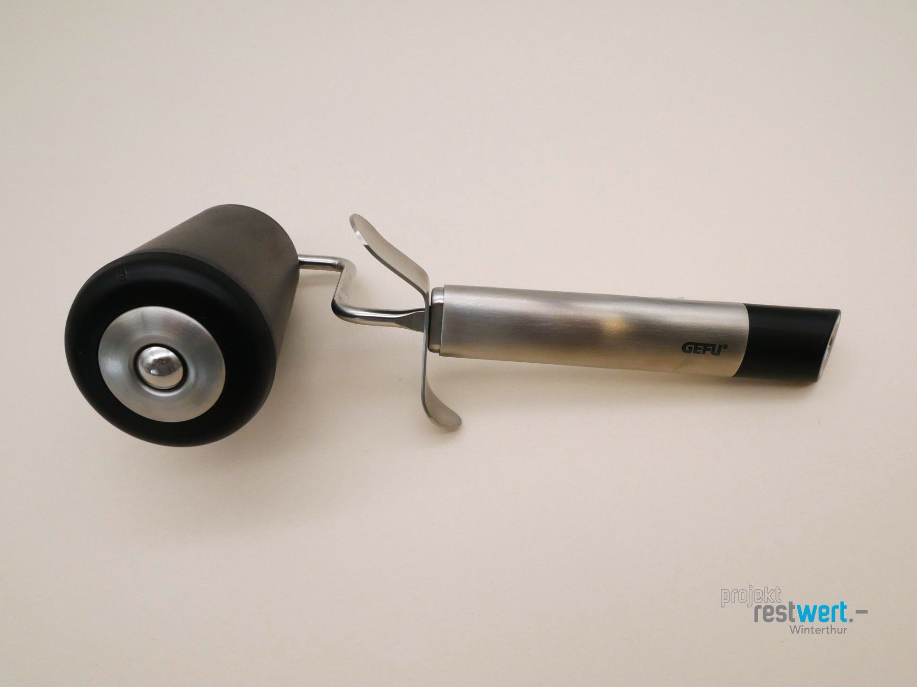 Elettrodomestici da cucina: GEFU Teigroller Primeline Schwarz/Silber – Nuovo (secondo la descrizione) da Winterthur venduto da Restwert_Winterthur