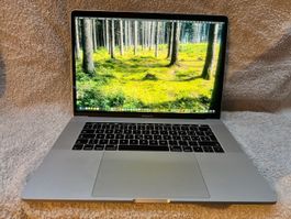 MacBook pro 15" i7,16GB RAM,512GB SSD Touchbar