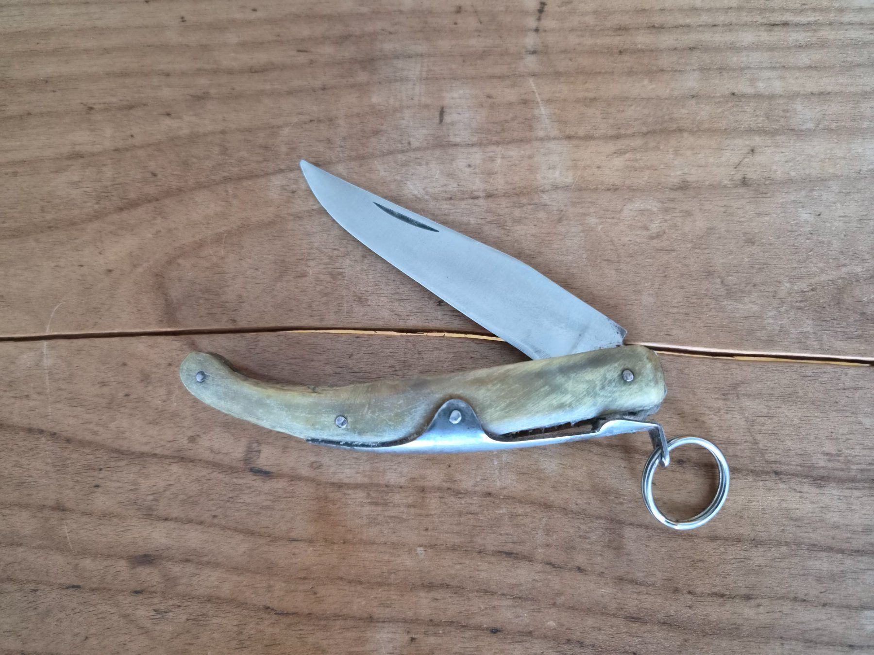 Couteaux de poche: Taschenmesser – D'occasion à Laupen BE par R11rs 2