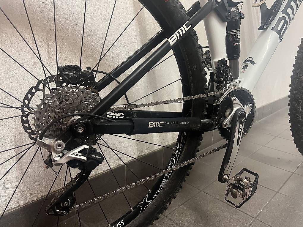 BMC Biciclette: VTT BMC FourStroke02 en Carbone, Taille L – Usato da Versoix venduto da sad_2cl8 3