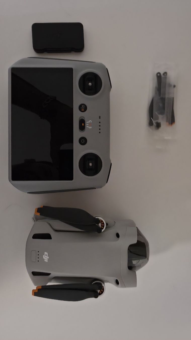 DJI Action Cam: DJI Mini 3 Pro + DJI RC avec écran 249g – Nuovo (secondo la descrizione) da Neuchâtel venduto da Vito-rocco