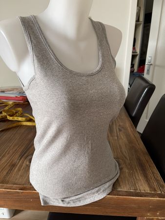 Débardeur Tommy Hilfiger gris M Idéal pour l'été neuf 