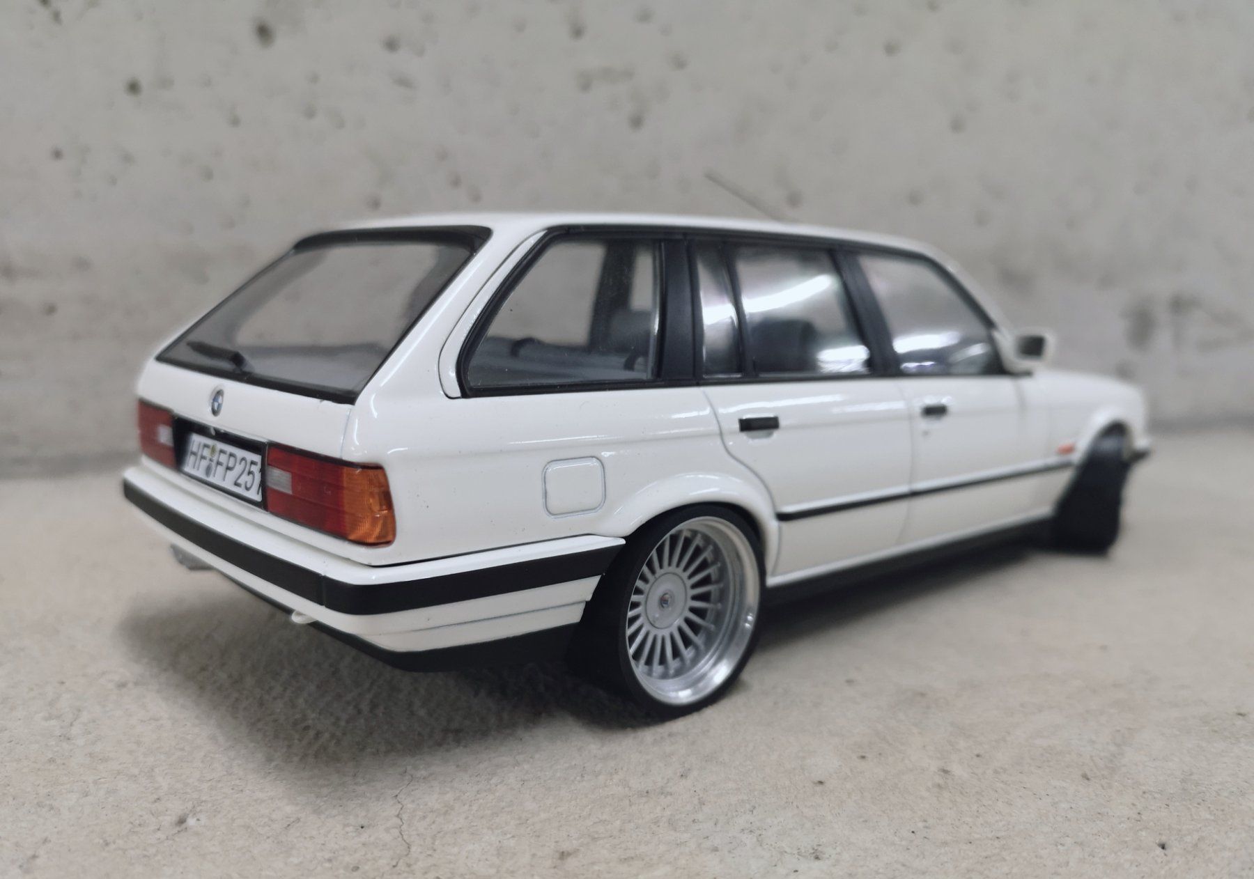 BMW Modellautos: 1:18 BMW 325i Touring Unikat – Neu (gemäss Beschreibung) aus Niederbipp von kevintifu20 4