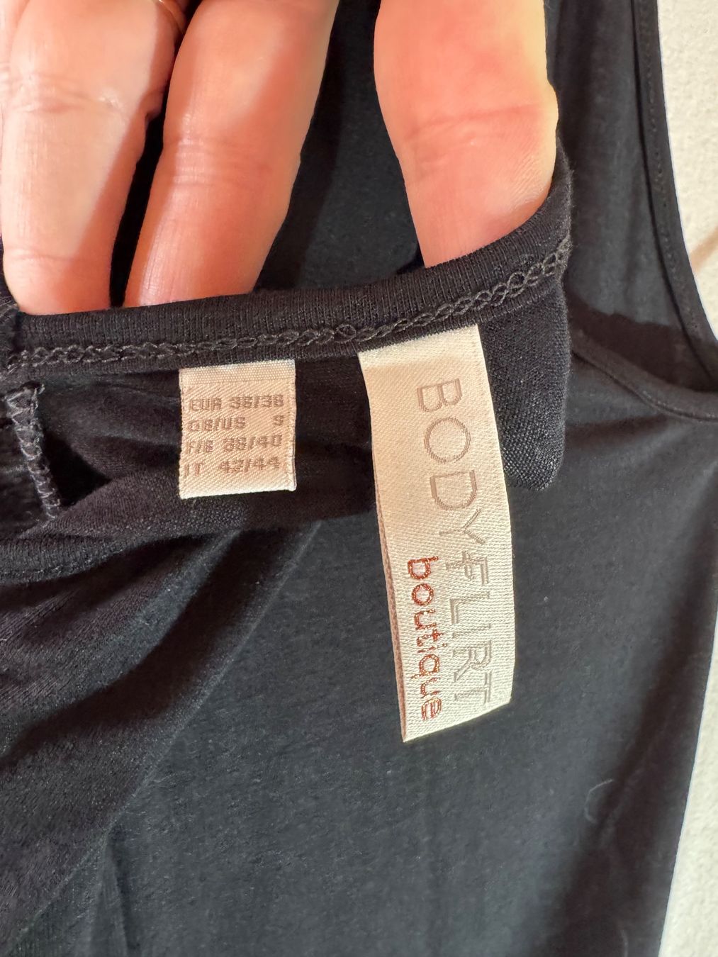 Blusen: Schöne schwarze Bluse mit Applikationen Gr. 36/38 – Gebraucht aus Grosswangen von second_hand_dress 7