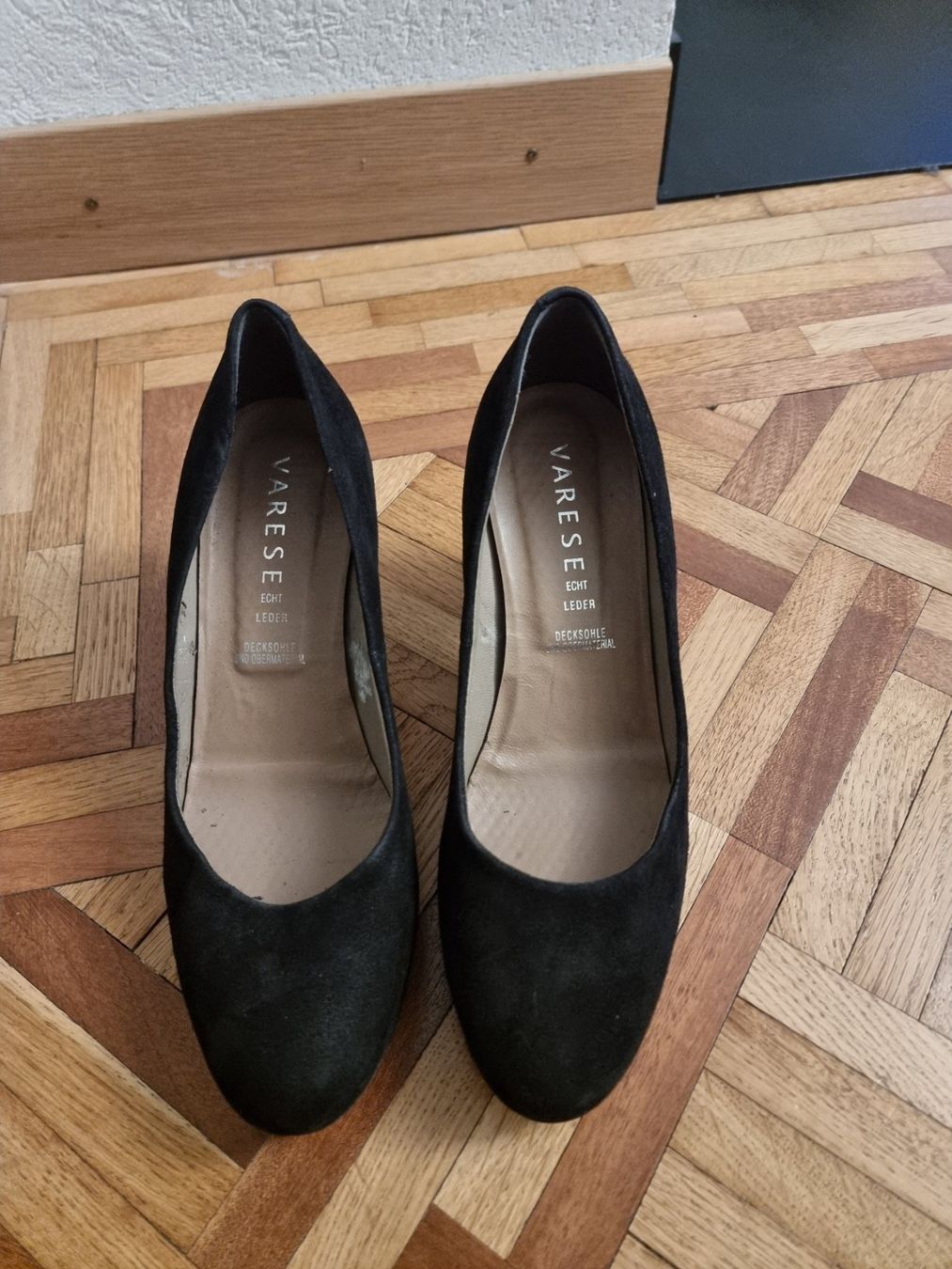 Scarpe da donna: Escarpins cuir noirs 38 – Usato da Veyrier venduto da Leilazizou 2