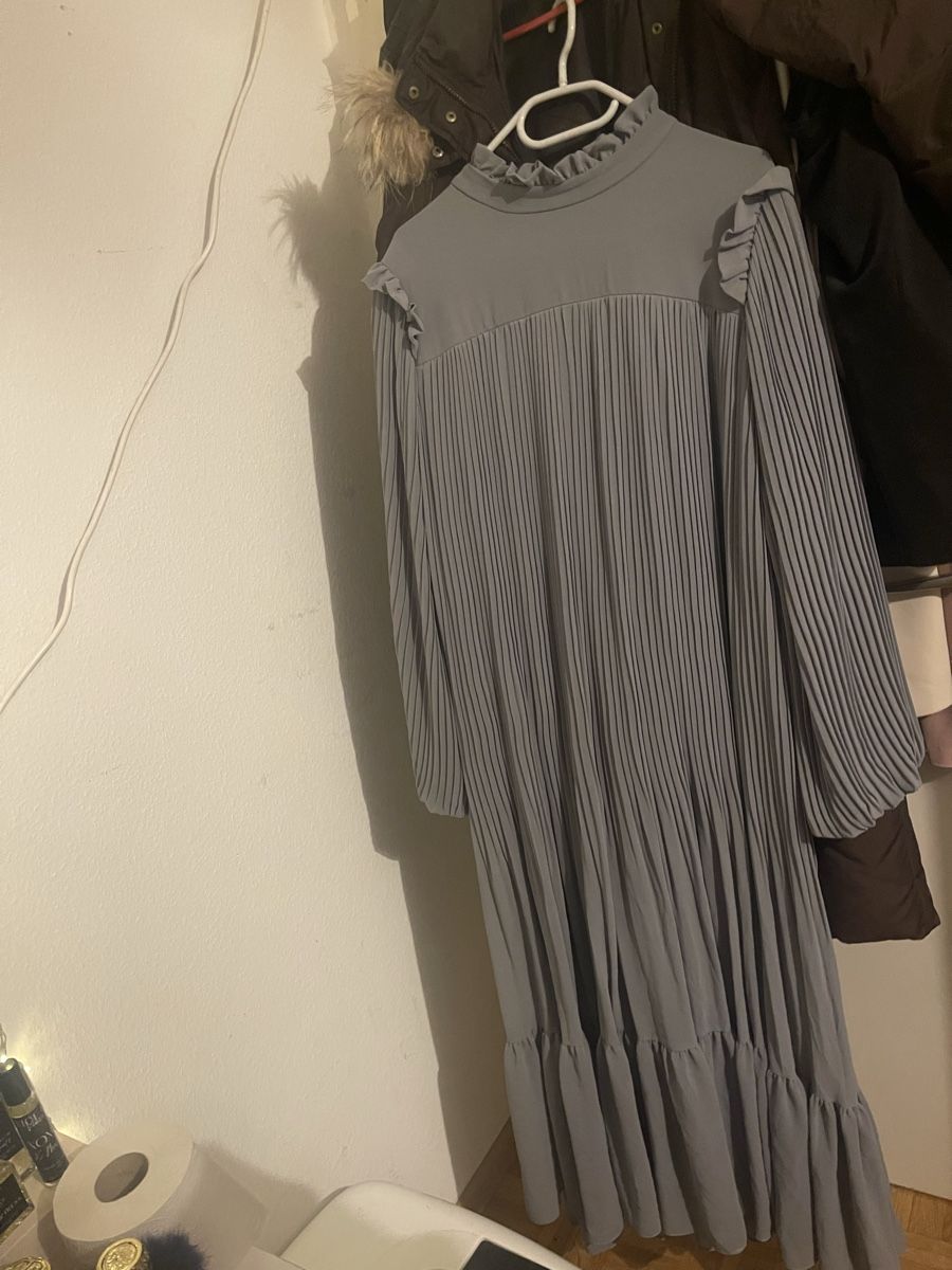 Vestiti: Kleid – Usato da Oberwil BL venduto da dyl_htk9