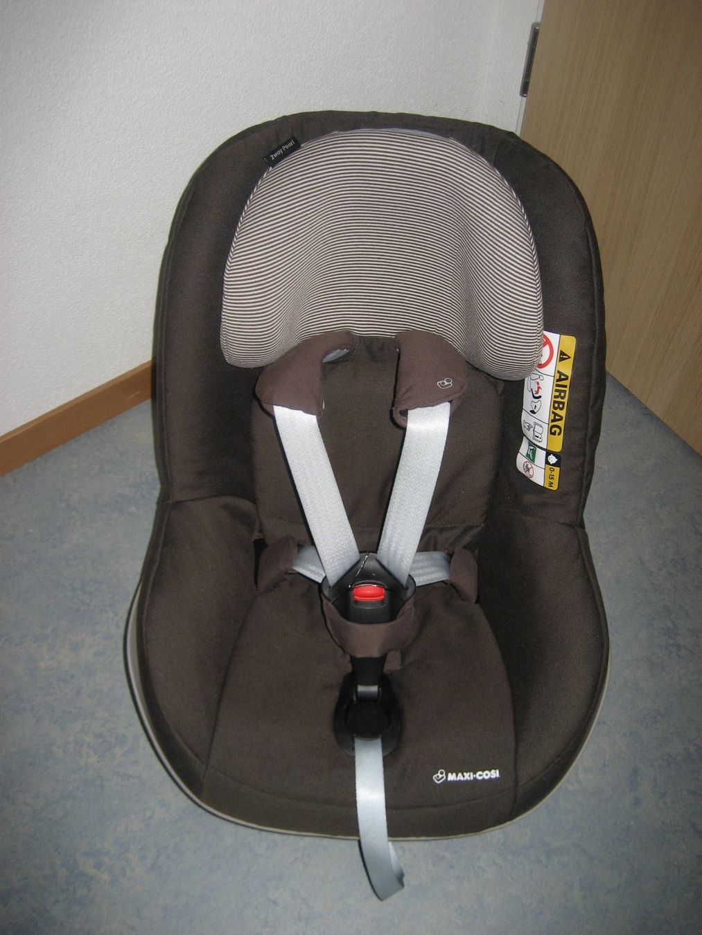Maxi-Cosi Auto-Kindersitze: 2 Way Pearl Pearl Pro I-Size Smart ISize für one oder 3 way – Gebraucht aus Giswil von tilema
