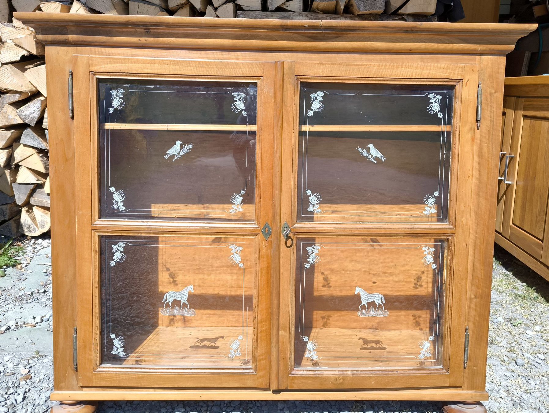 Vitrinen: Antike Vitrine – Gebraucht aus Rorschacherberg von snOOpydOg11
