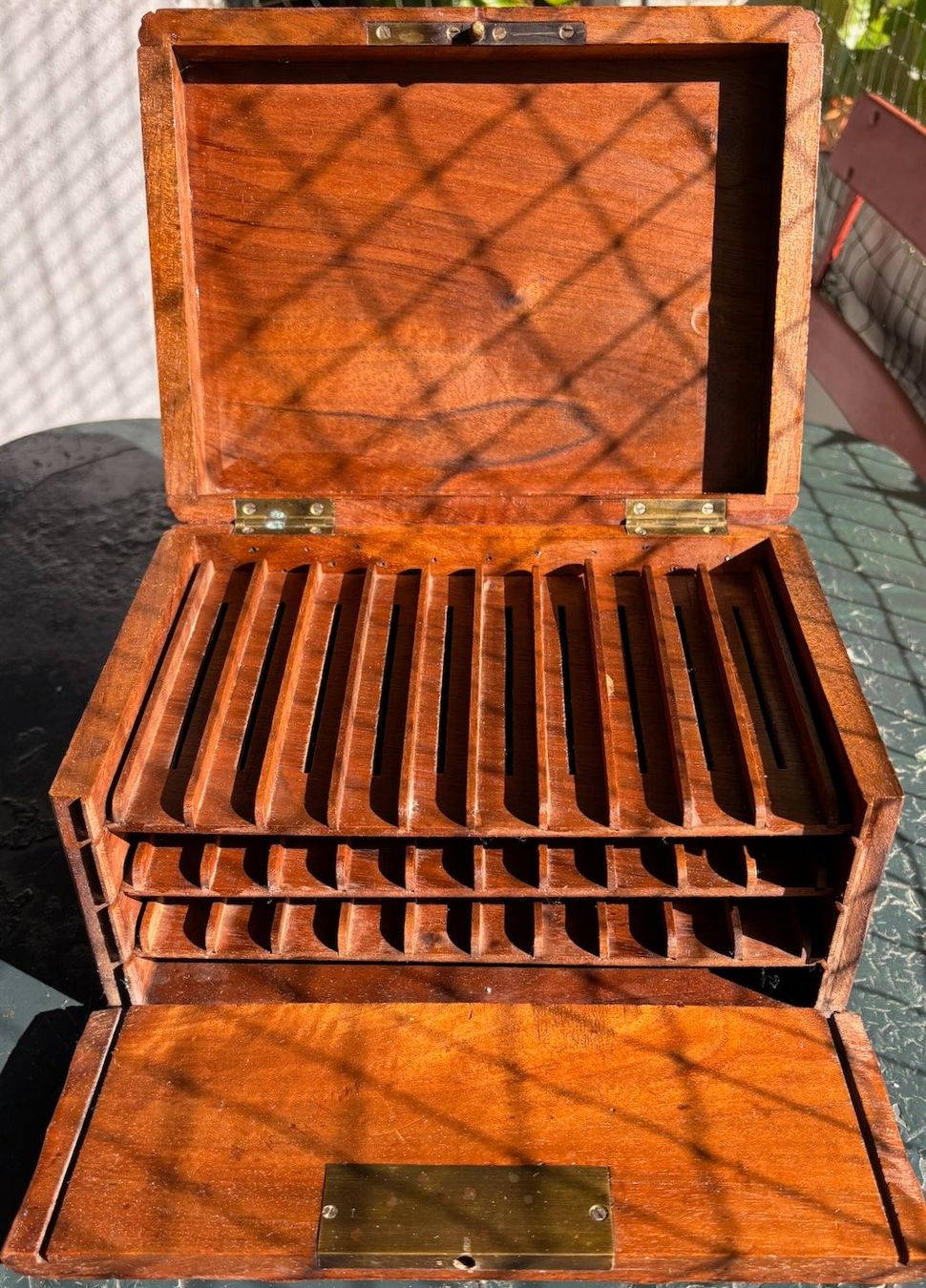 Humidor per sigari: BRIENZ Vers 1900, Présentoir à cigare – Usato da Zürich venduto da Libraco 7